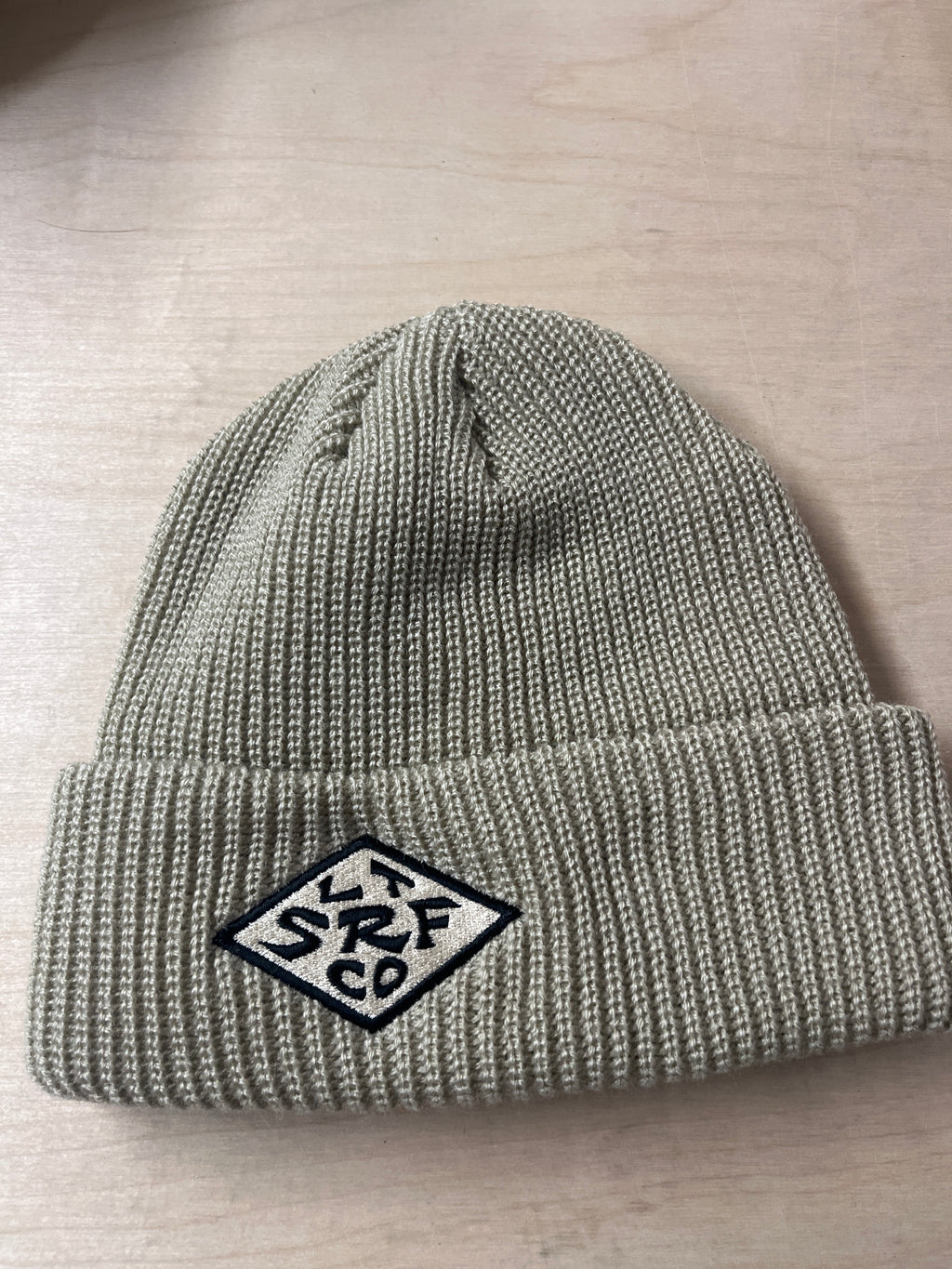 Accent Toque Embroidered Diamond Logo