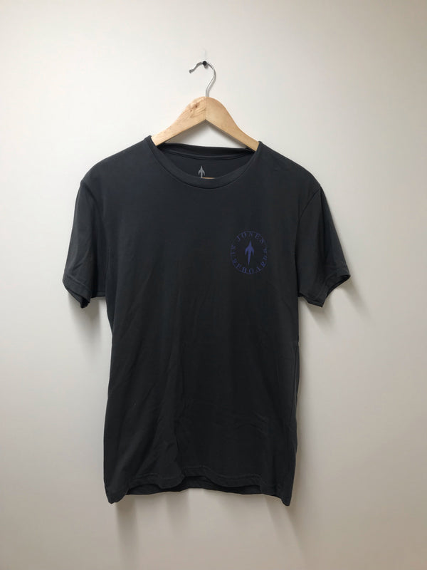 Daniel Jones Badge Tee - Grey