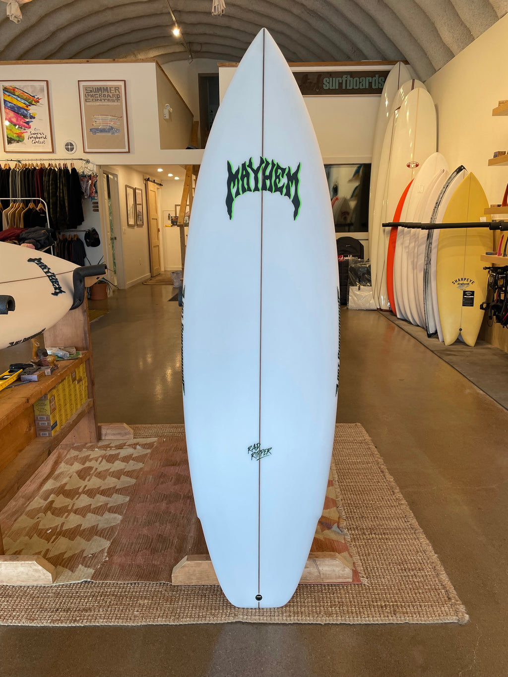 Lost Rad Ripper - 5'7" x 19.25" x 2.32" (28.3L)